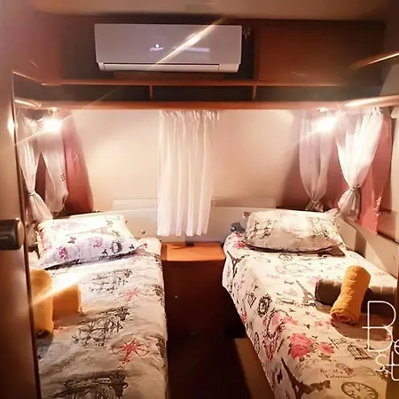 Caravan Rona Campsite